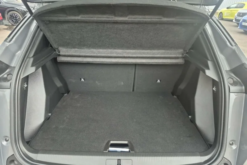 Image secondaire du véhicule 10