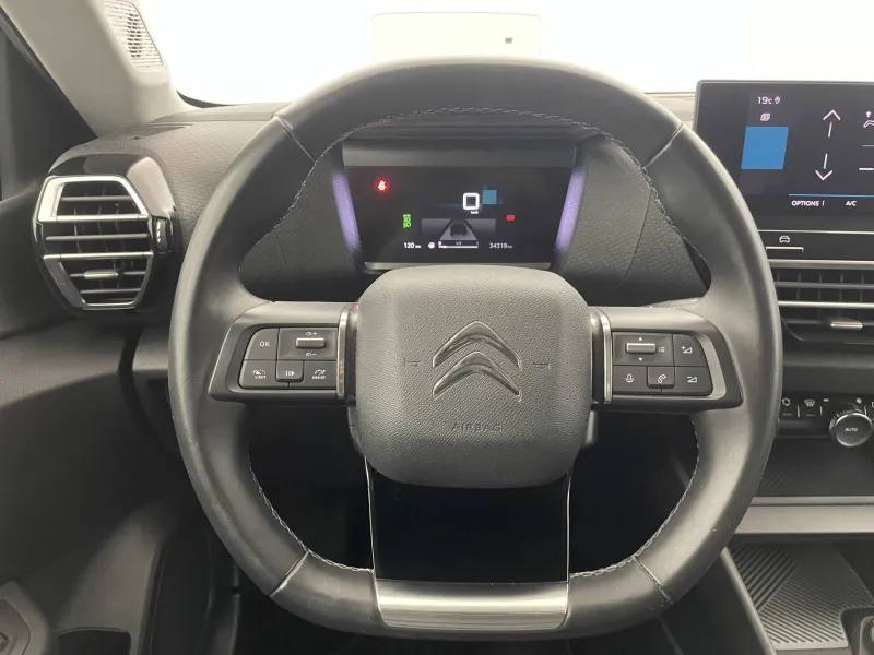 Image secondaire du véhicule 24