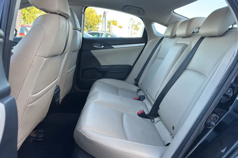 Image secondaire du véhicule 12