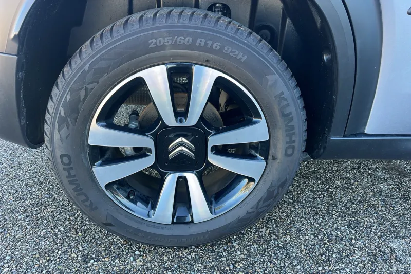 Image secondaire du véhicule 12