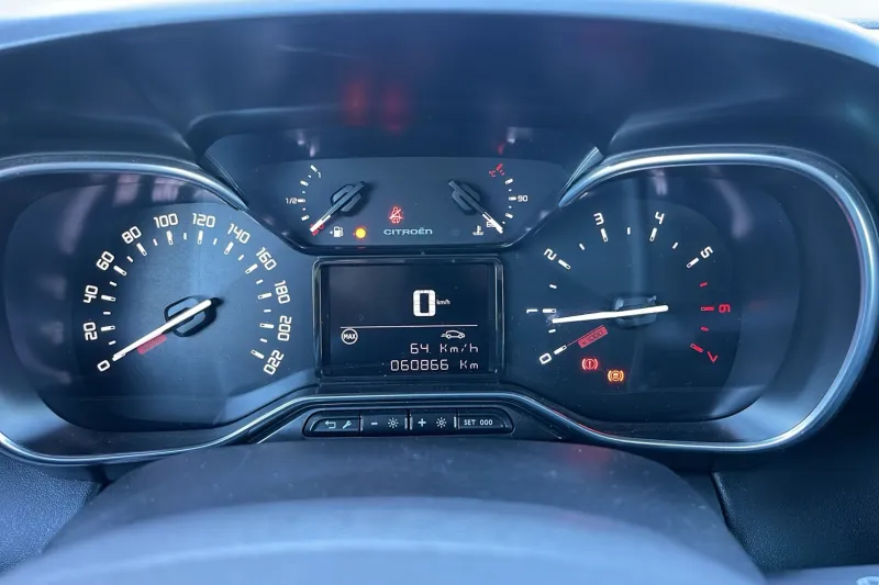 Image secondaire du véhicule 24