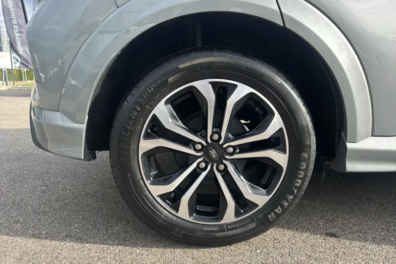 Image secondaire du véhicule 9