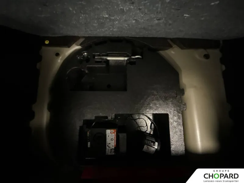 Image secondaire du véhicule 24