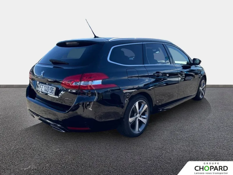 Image secondaire du véhicule 4