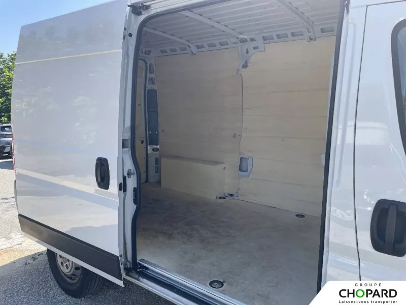 Image secondaire du véhicule 12