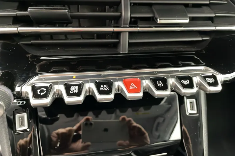 Image secondaire du véhicule 12