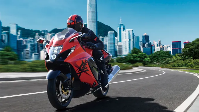 Suzuki Hayabusa : 3/4 avant