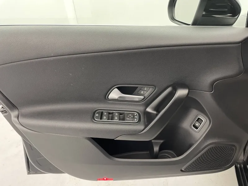 Image secondaire du véhicule 30