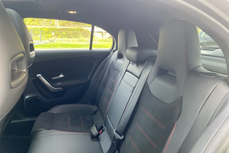 Image secondaire du véhicule 12