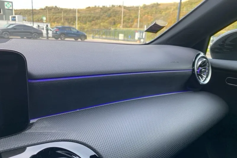 Image secondaire du véhicule 24