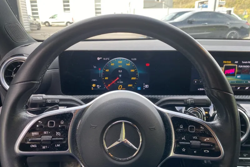 Image secondaire du véhicule 19