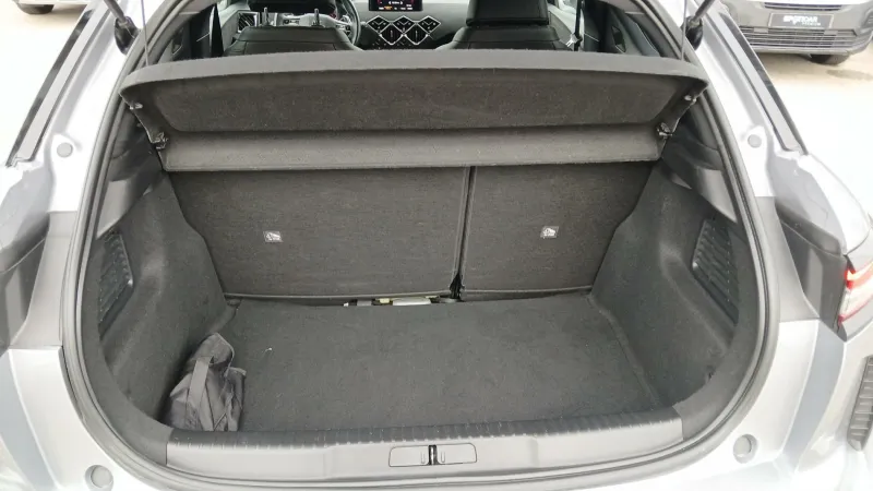 Image secondaire du véhicule 10