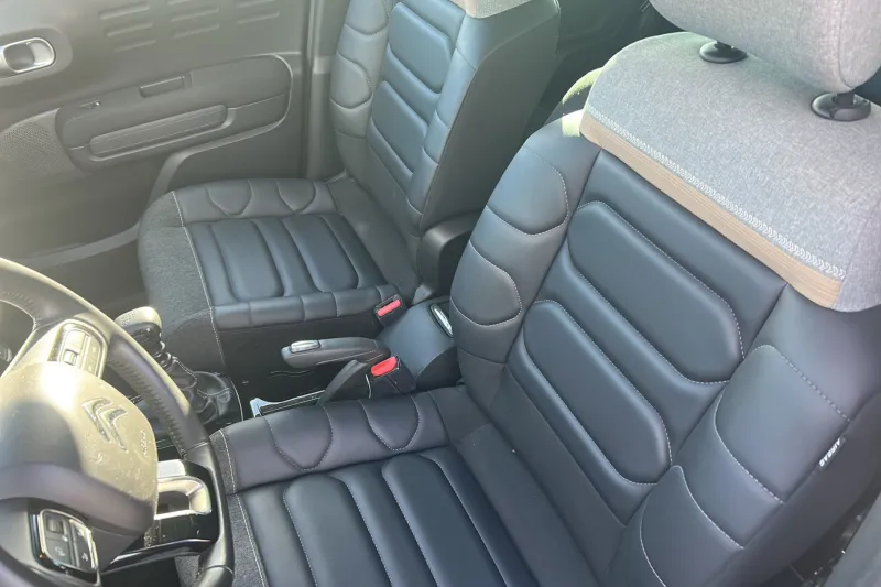 Image secondaire du véhicule 11