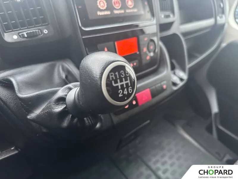 Image secondaire du véhicule 19