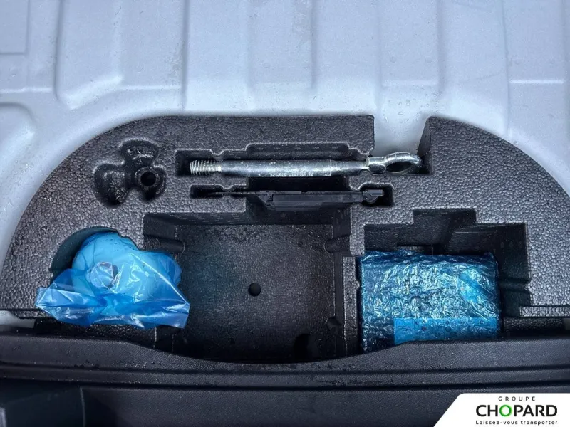 Image secondaire du véhicule 23