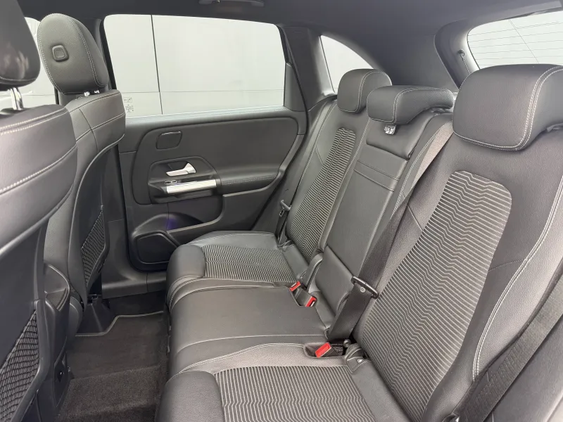 Image secondaire du véhicule 22