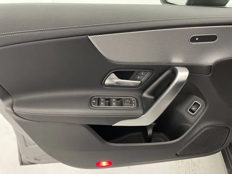 Image secondaire du véhicule 30