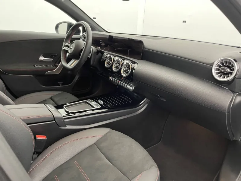 Image secondaire du véhicule 31