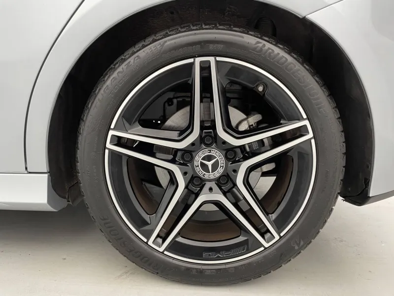 Image secondaire du véhicule 18