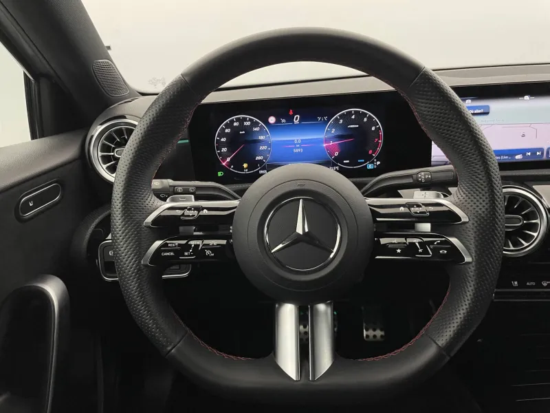 Image secondaire du véhicule 24