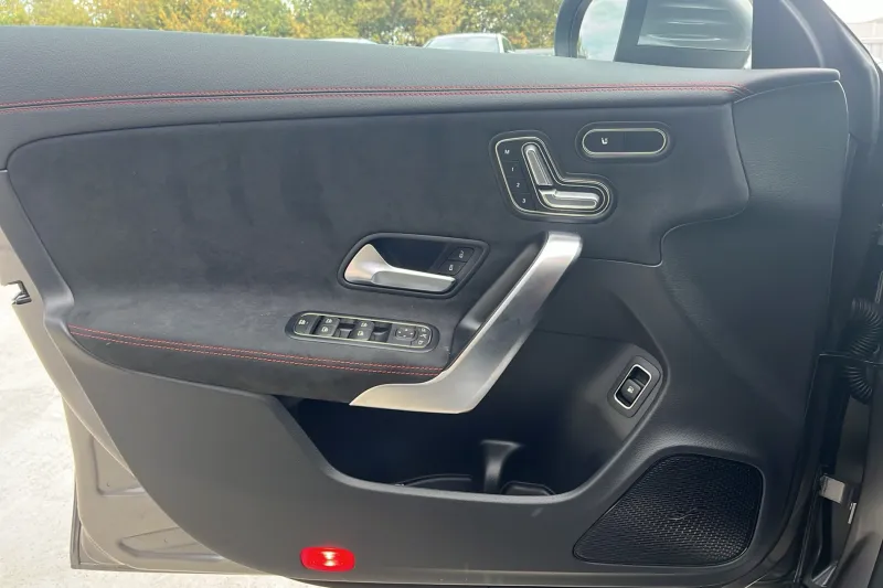 Image secondaire du véhicule 22