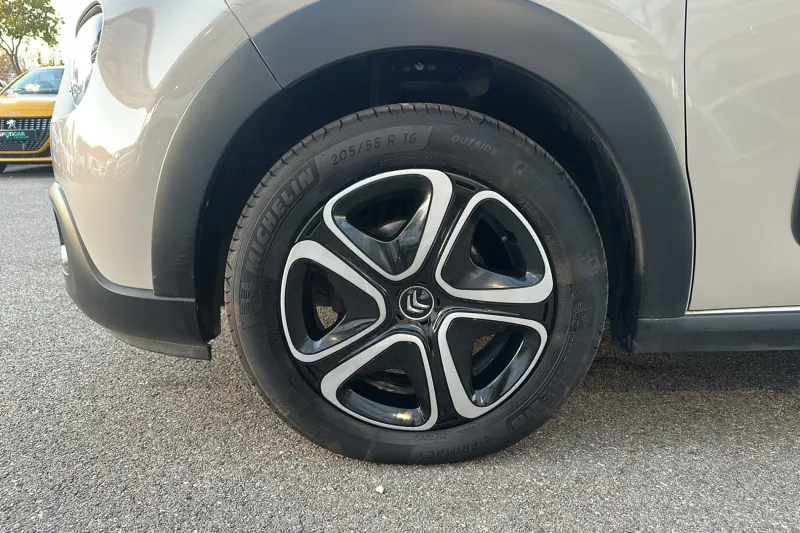 Image secondaire du véhicule 24