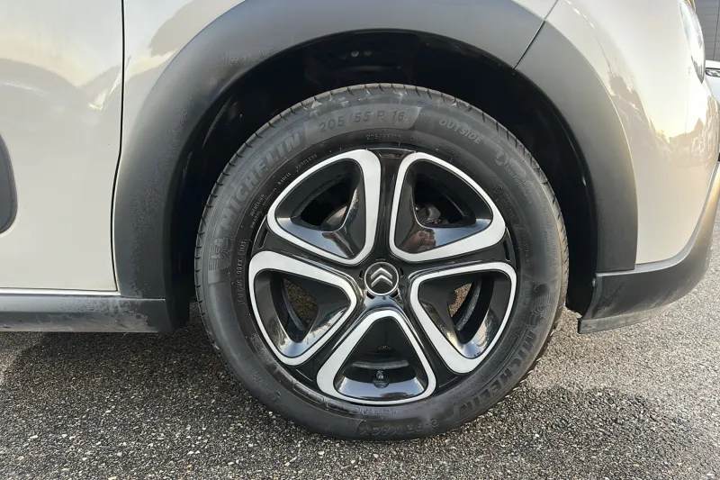 Image secondaire du véhicule 25