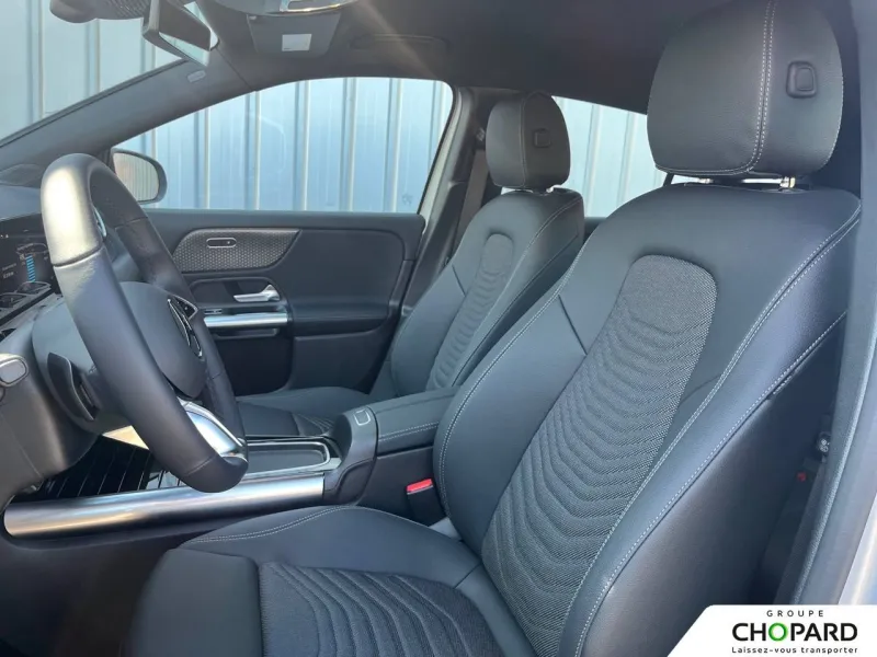 Image secondaire du véhicule 12