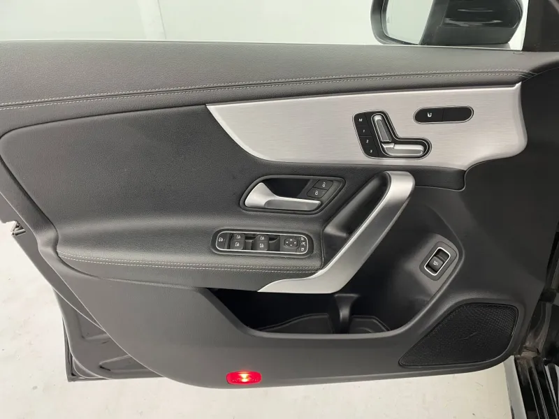 Image secondaire du véhicule 30