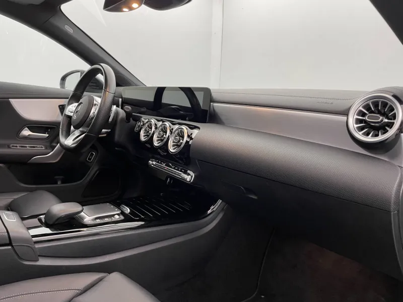 Image secondaire du véhicule 31