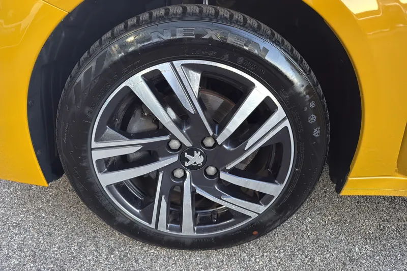 Image secondaire du véhicule 10