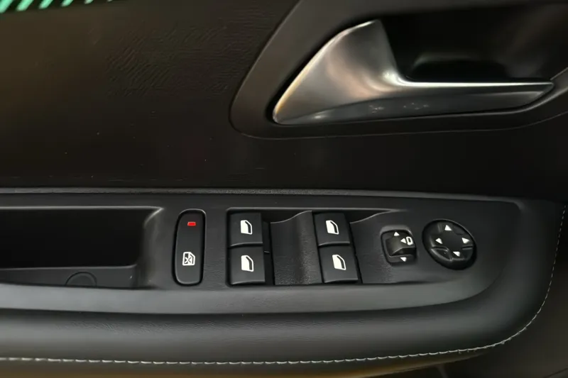 Image secondaire du véhicule 32