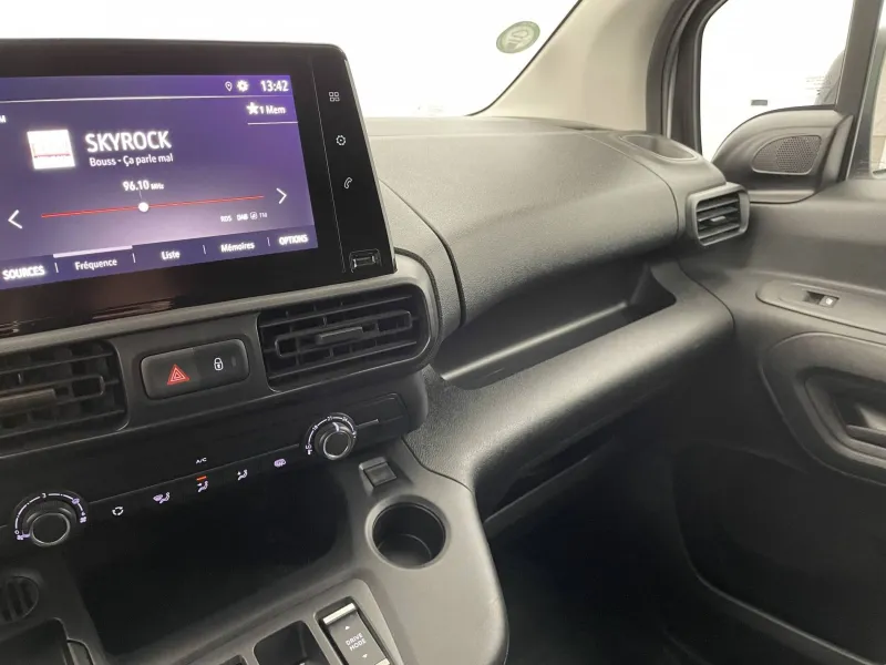 Image secondaire du véhicule 23