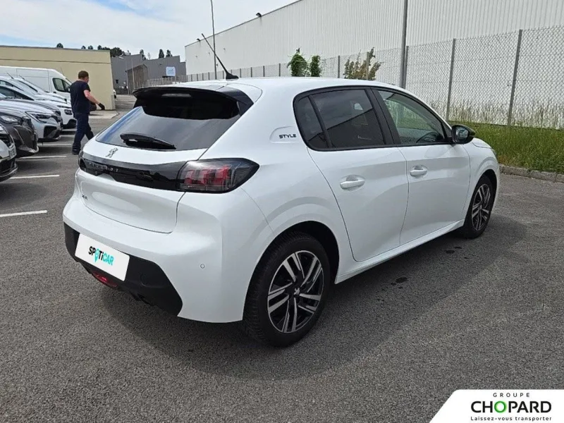 Image secondaire du véhicule 32