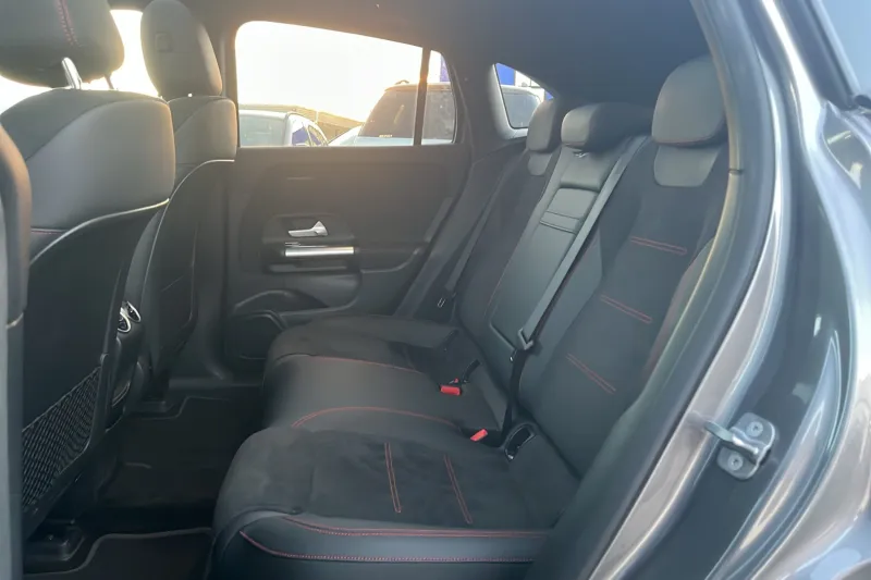 Image secondaire du véhicule 12