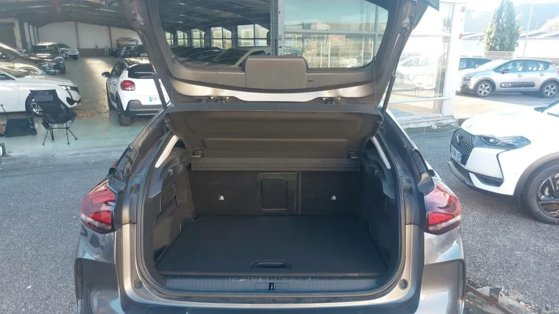 Image secondaire du véhicule 10