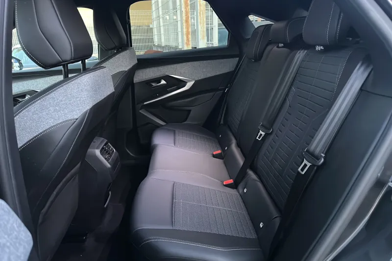 Image secondaire du véhicule 12