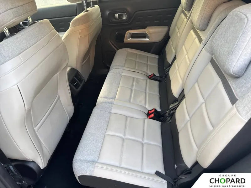 Image secondaire du véhicule 12