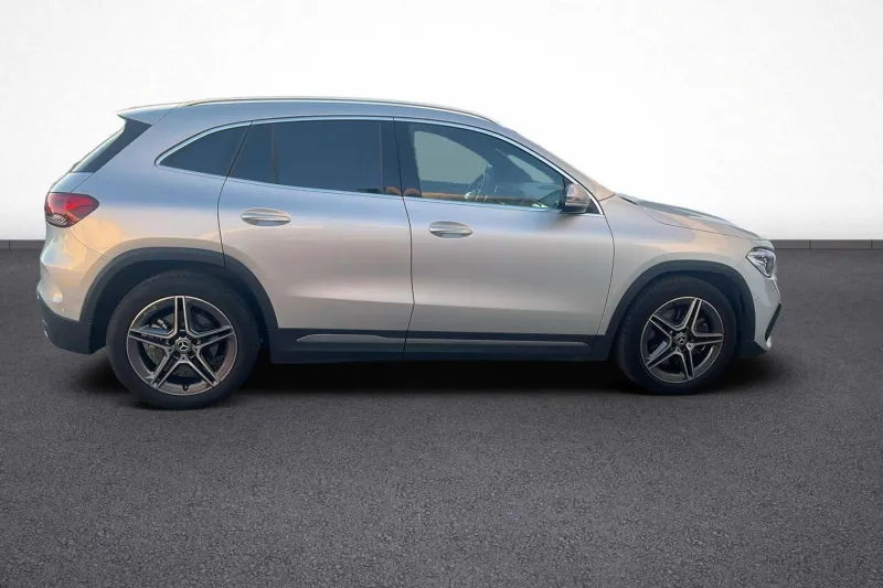 Image secondaire du véhicule 8