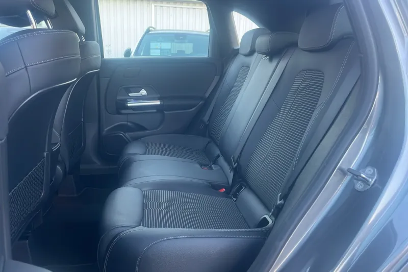 Image secondaire du véhicule 12