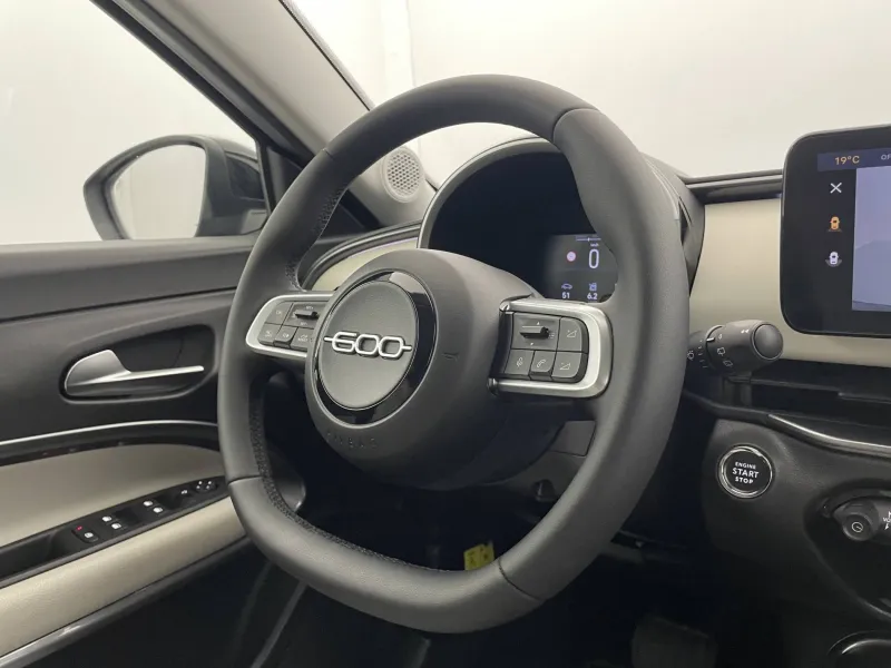 Image secondaire du véhicule 32