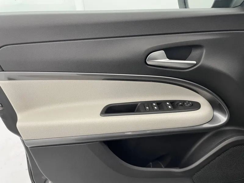 Image secondaire du véhicule 34