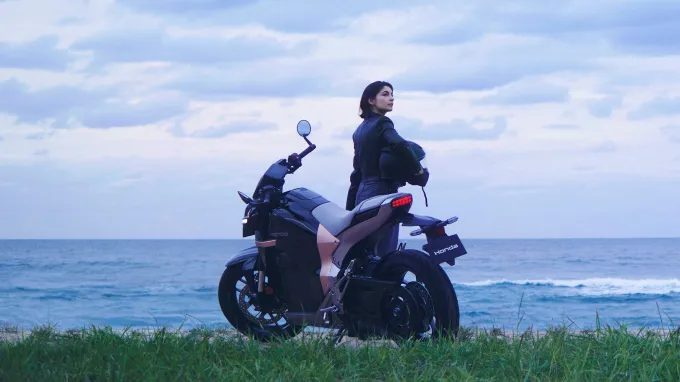 Honda WN7 : arrière