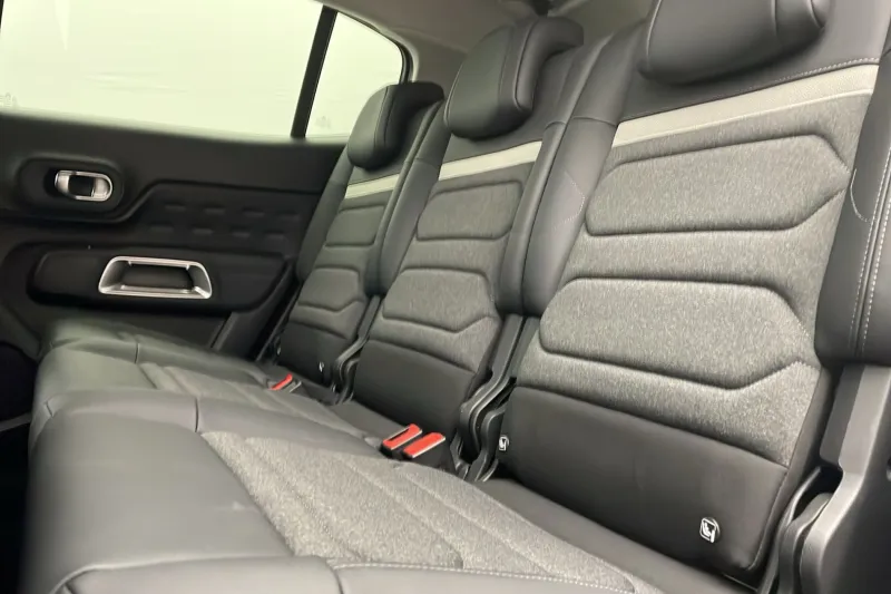 Image secondaire du véhicule 15