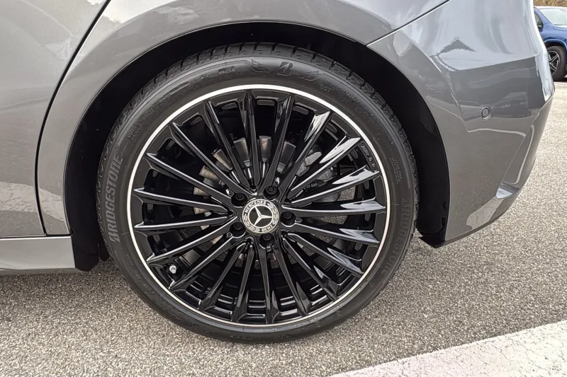 Image secondaire du véhicule 13