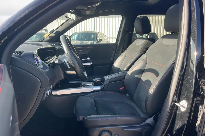 Image secondaire du véhicule 11