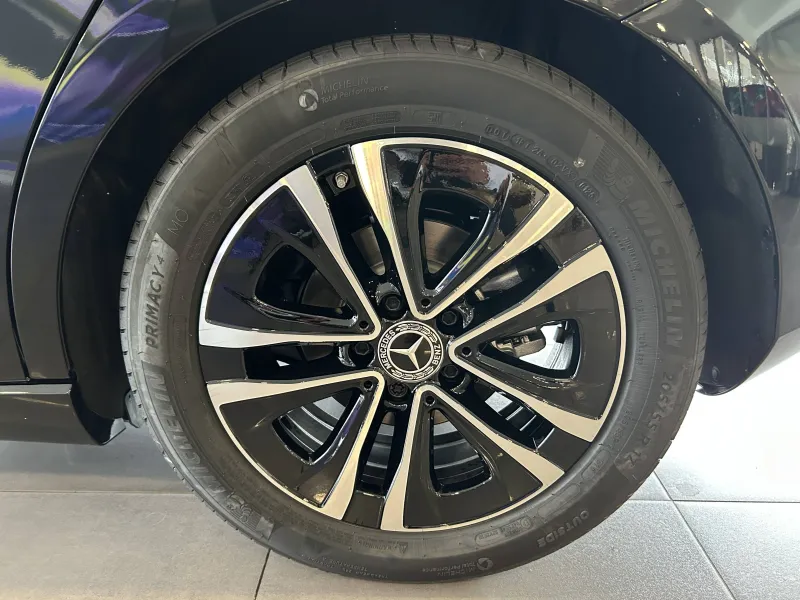 Image secondaire du véhicule 12