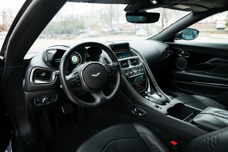 Image secondaire du véhicule 10