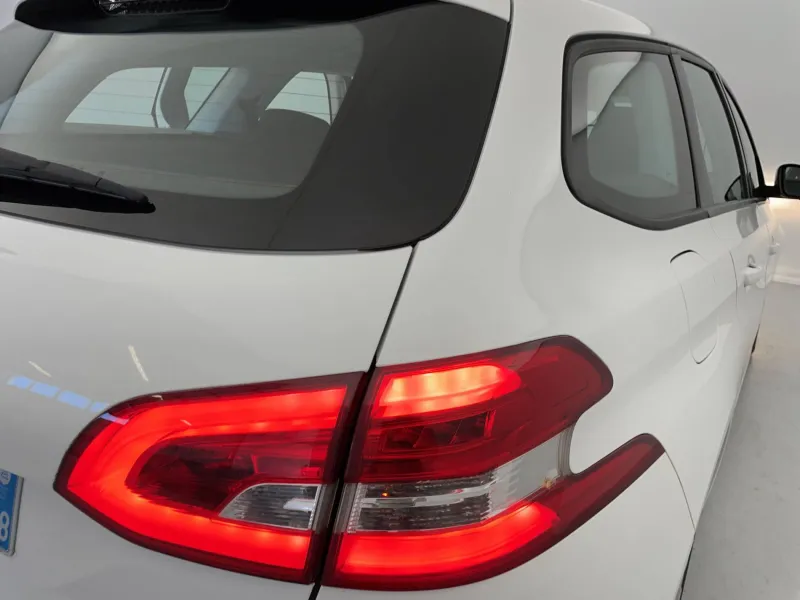 Image secondaire du véhicule 26