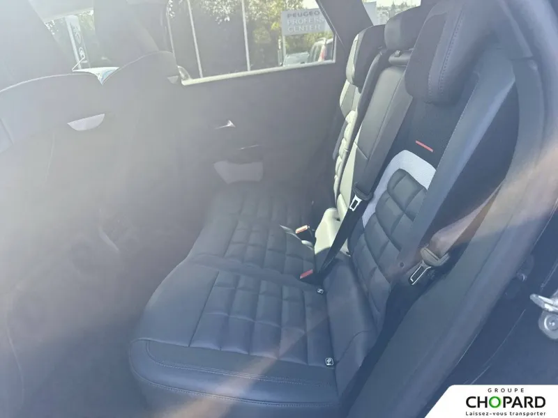 Image secondaire du véhicule 25